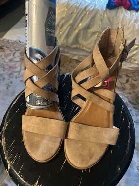 POP wedge sandal sz 8